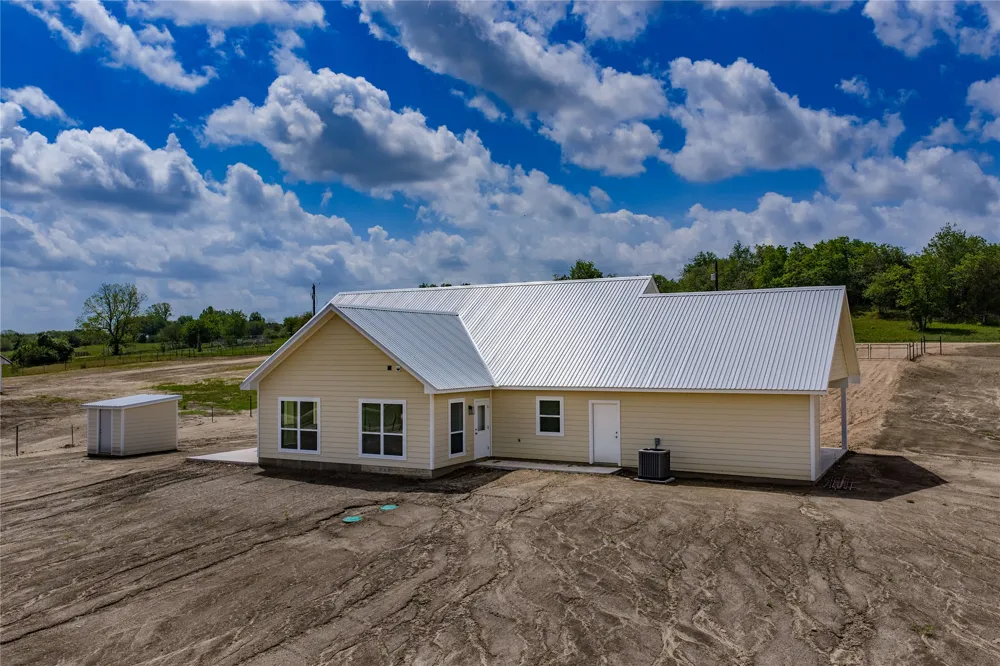 9345 Hajovsky Road La Grange, TX 78945