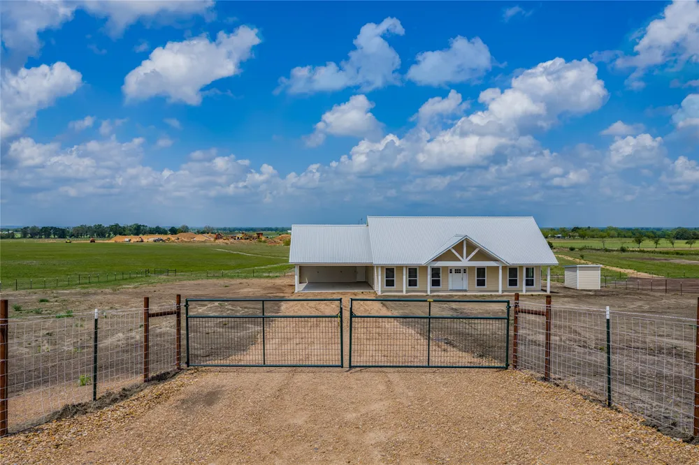9345 Hajovsky Road La Grange, TX 78945