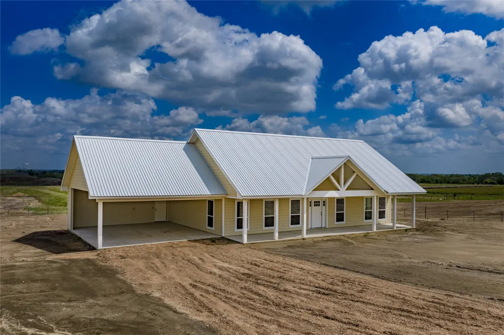 9345 Hajovsky Road La Grange, TX 78945