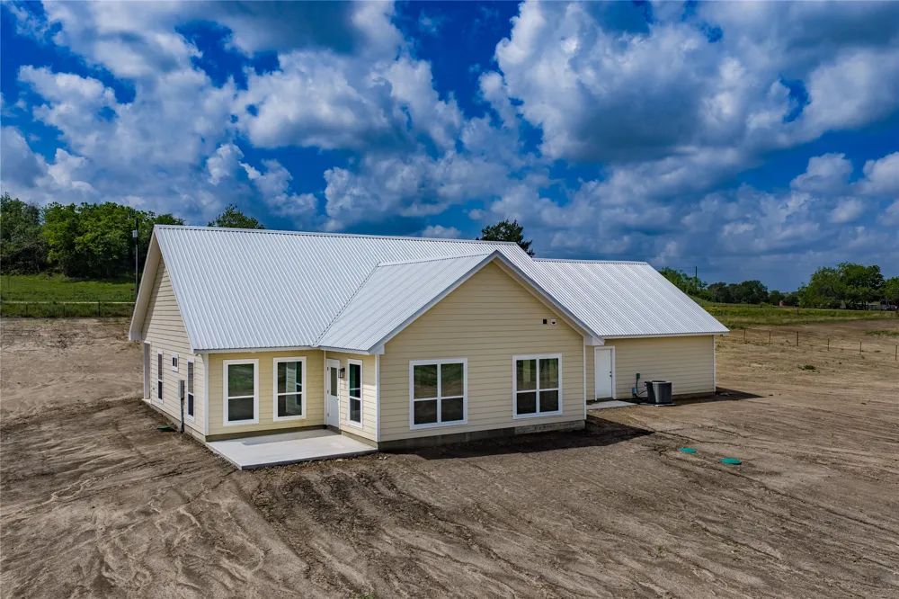 9345 Hajovsky Road La Grange, TX 78945