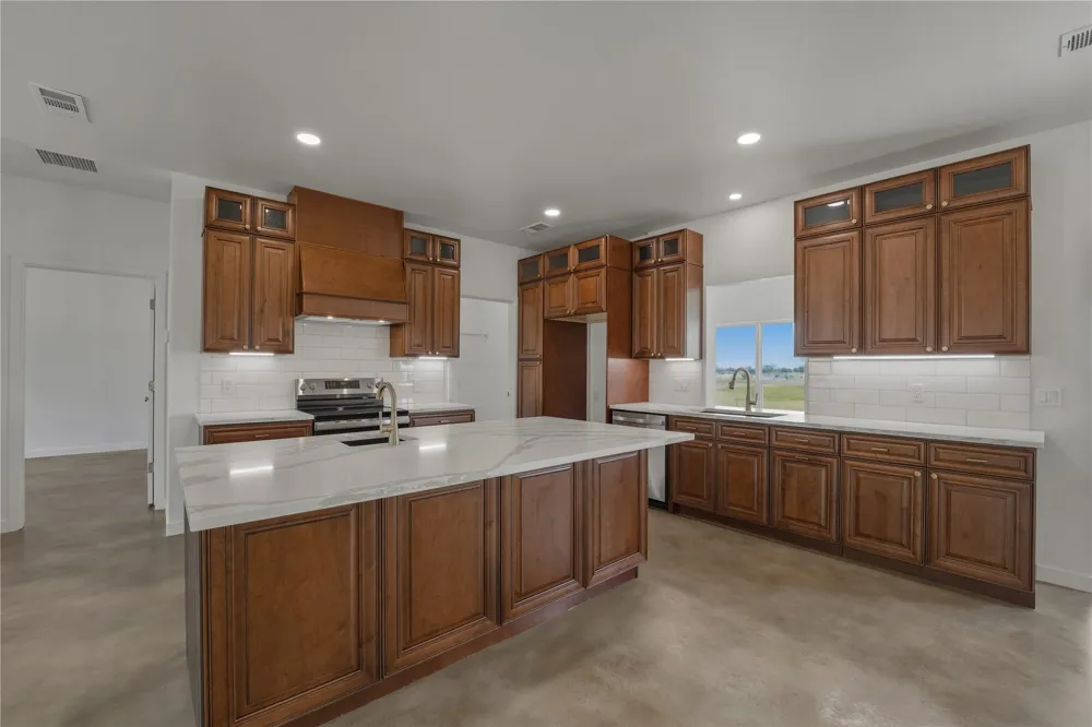 9345 Hajovsky Road La Grange, TX 78945