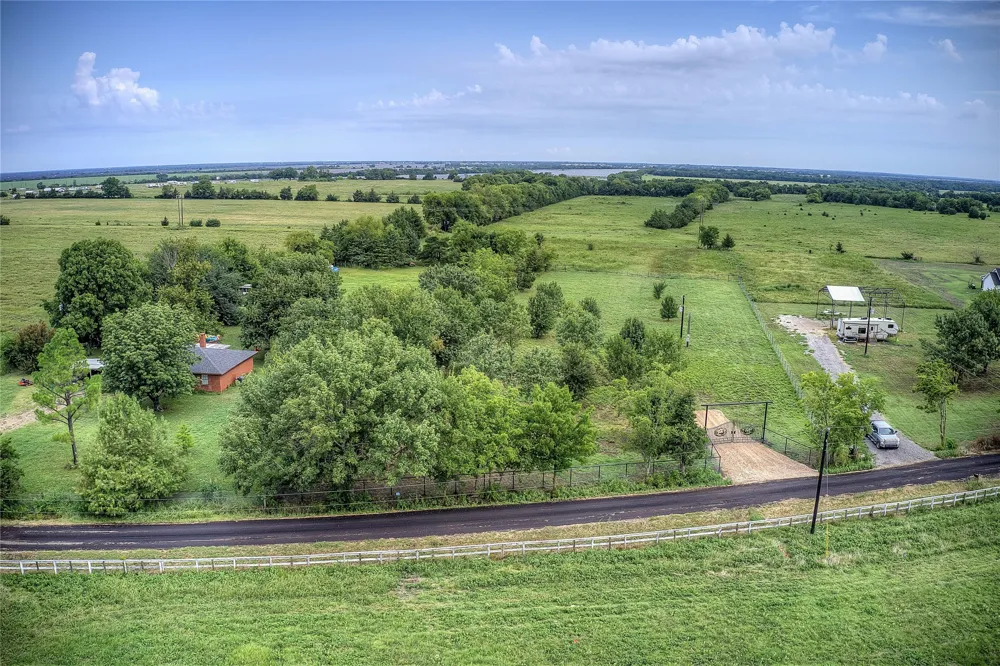868 County Road 23940 Brookston, TX 75421