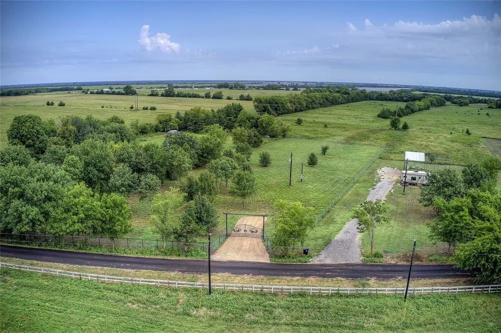 868 County Road 23940 Brookston, TX 75421