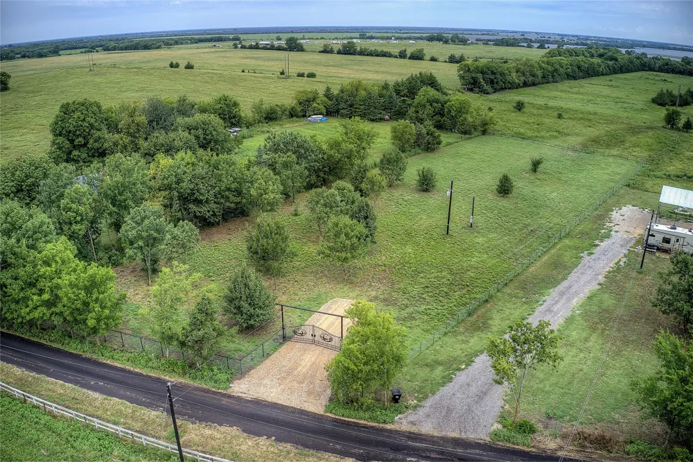 868 County Road 23940 Brookston, TX 75421