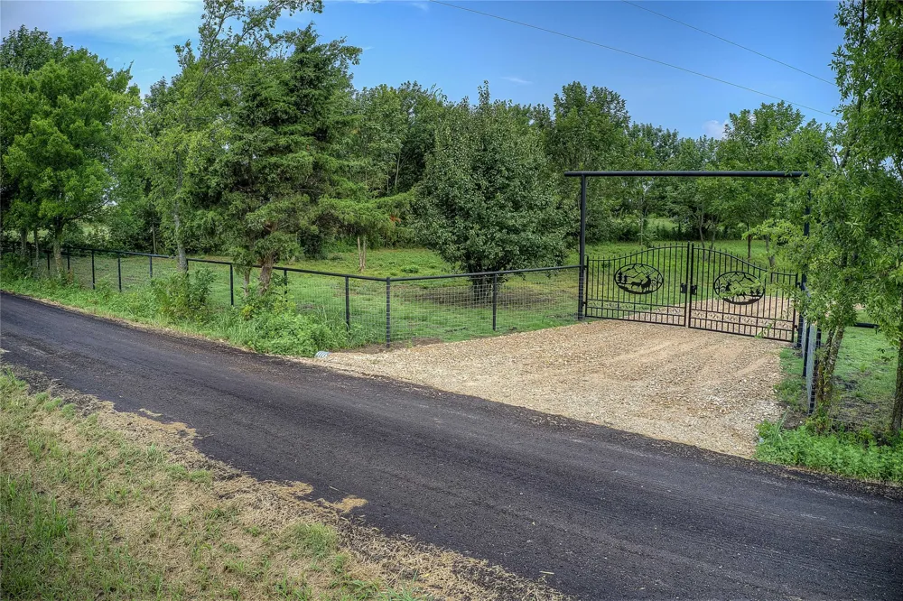 868 County Road 23940 Brookston, TX 75421