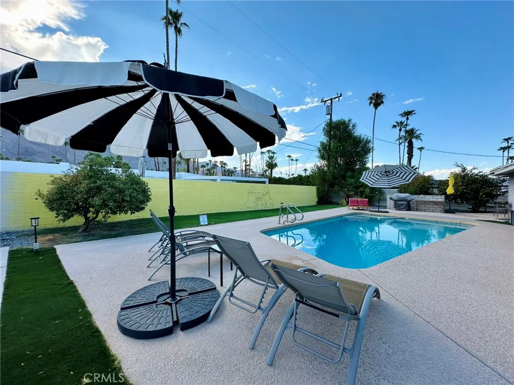 1331 S Sunrise Way Palm Springs, CA 92264