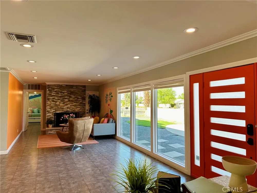 1331 S Sunrise Way Palm Springs, CA 92264
