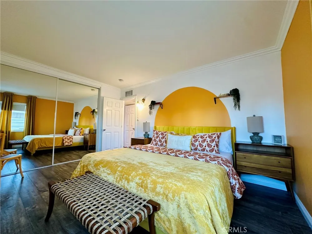 1331 S Sunrise Way Palm Springs, CA 92264