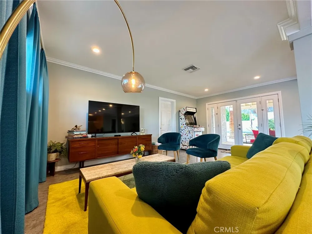 1331 S Sunrise Way Palm Springs, CA 92264