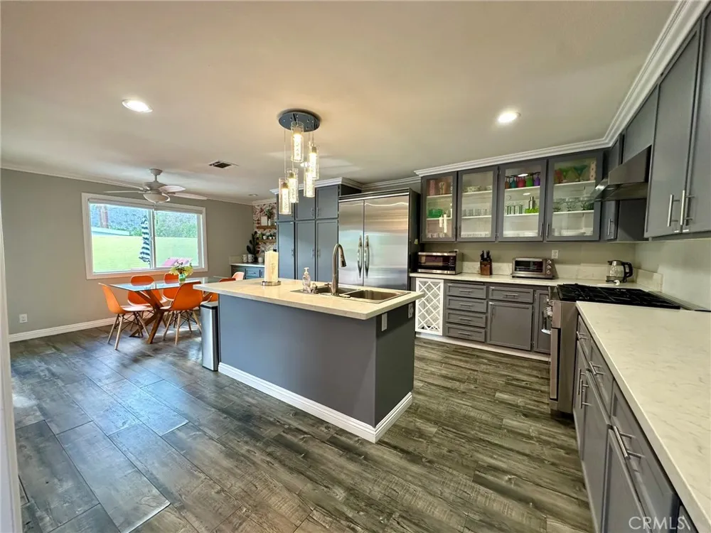 1331 S Sunrise Way Palm Springs, CA 92264