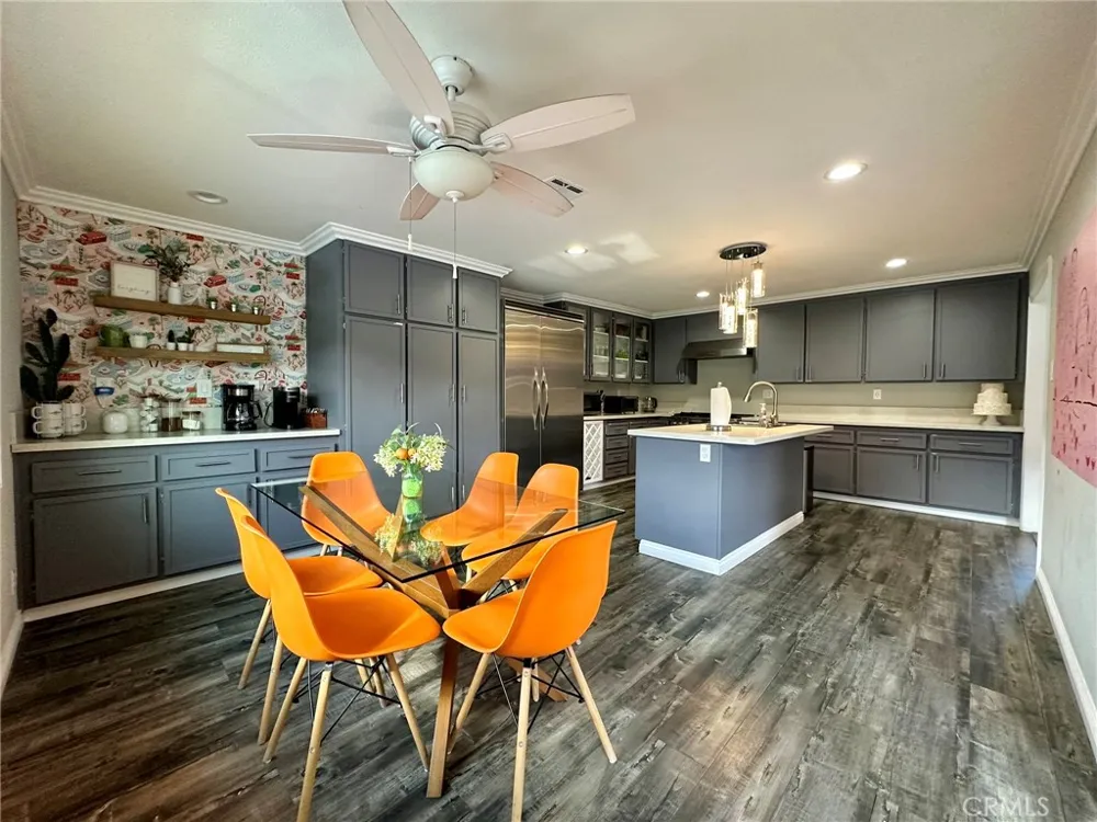 1331 S Sunrise Way Palm Springs, CA 92264
