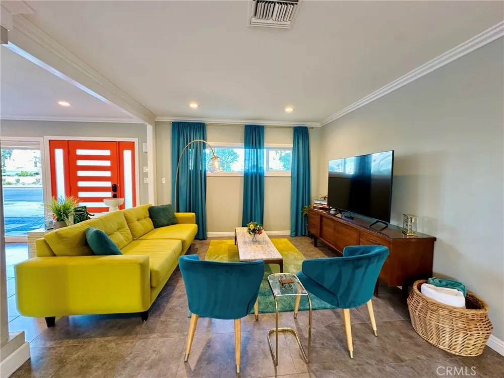 1331 S Sunrise Way Palm Springs, CA 92264