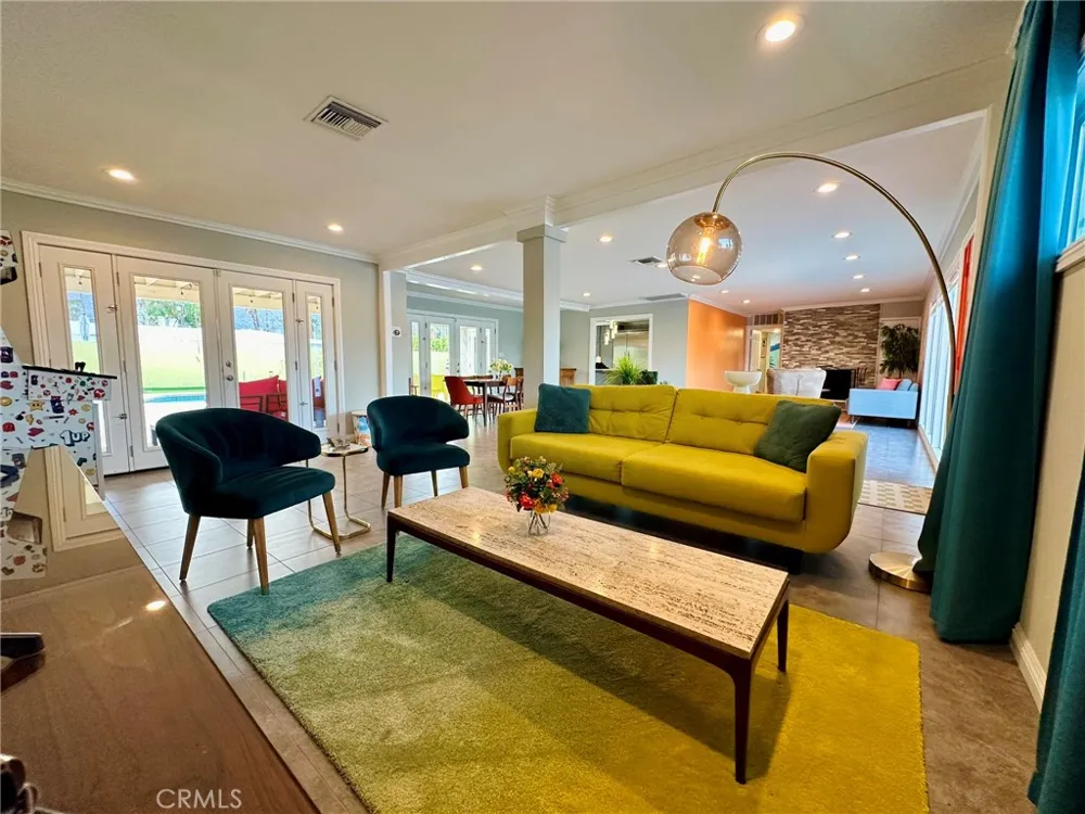 1331 S Sunrise Way Palm Springs, CA 92264