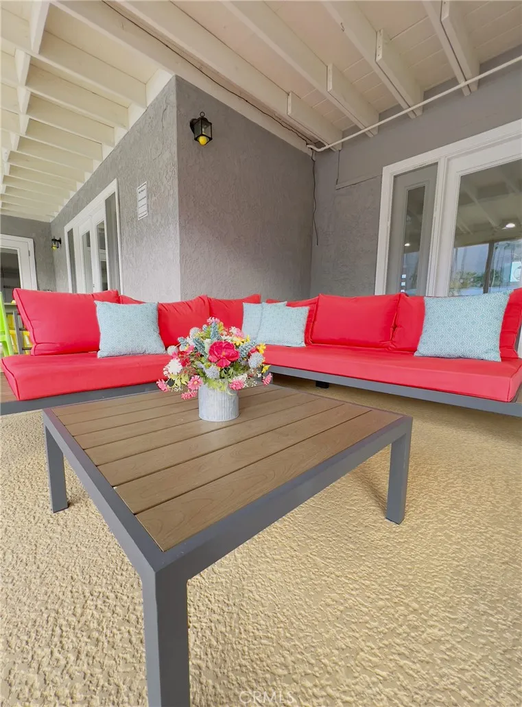 1331 S Sunrise Way Palm Springs, CA 92264