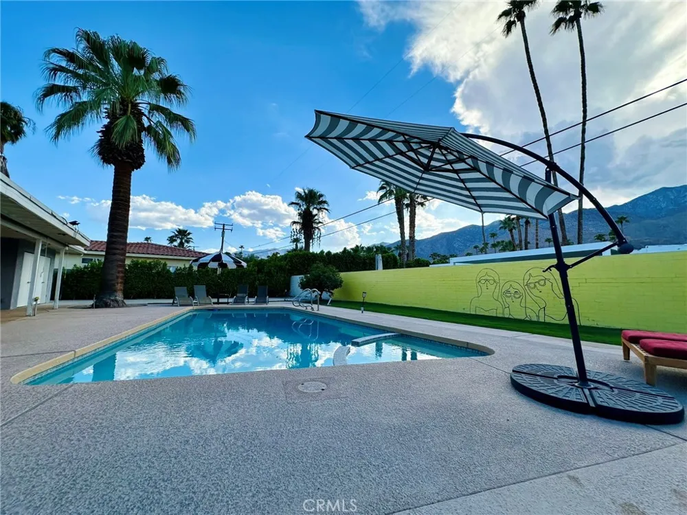 1331 S Sunrise Way Palm Springs, CA 92264
