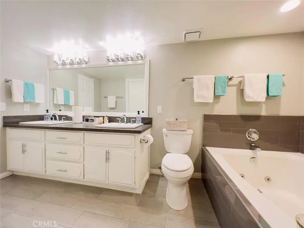 1331 S Sunrise Way Palm Springs, CA 92264