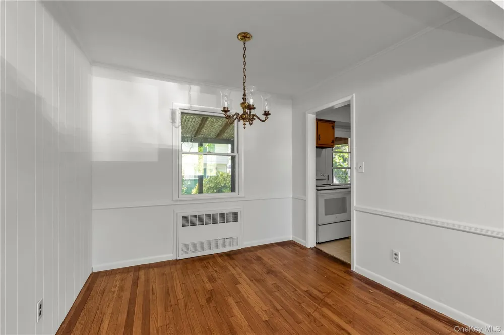 65 Grant Avenue Albertson, NY 11507