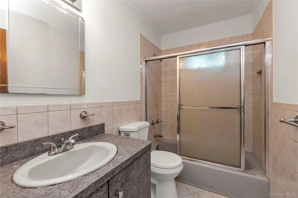 65 Grant Avenue Albertson, NY 11507