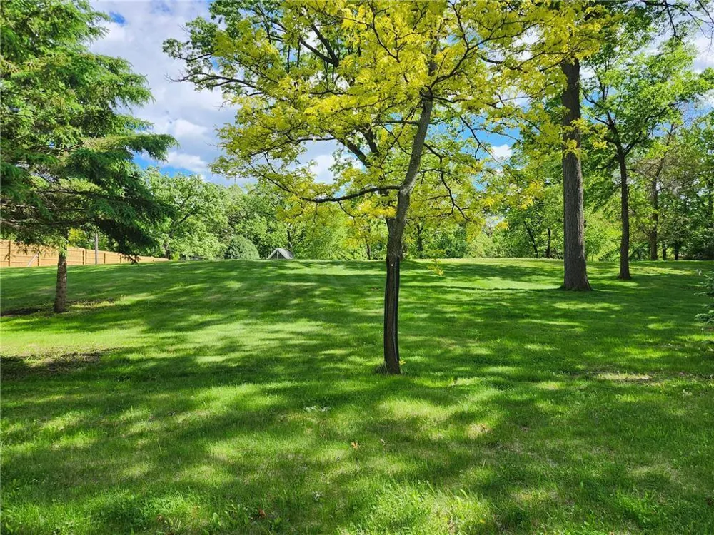 15509 Robinwood Drive Minnetonka, MN 55345