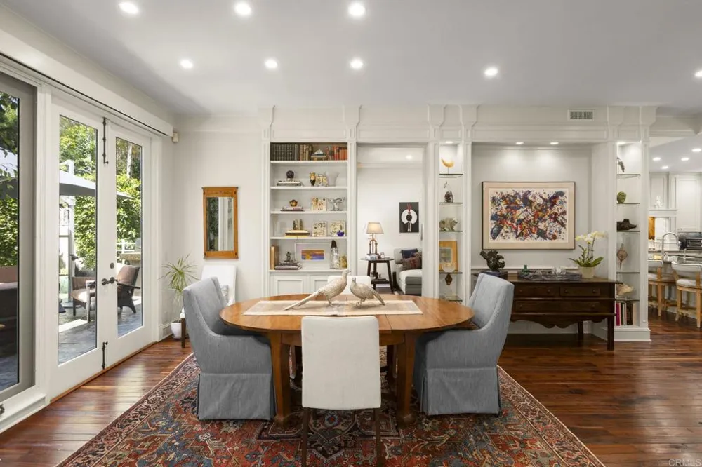 9784 Claiborne Square La Jolla, CA 92037