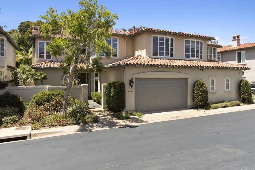 9784 Claiborne Square La Jolla, CA 92037