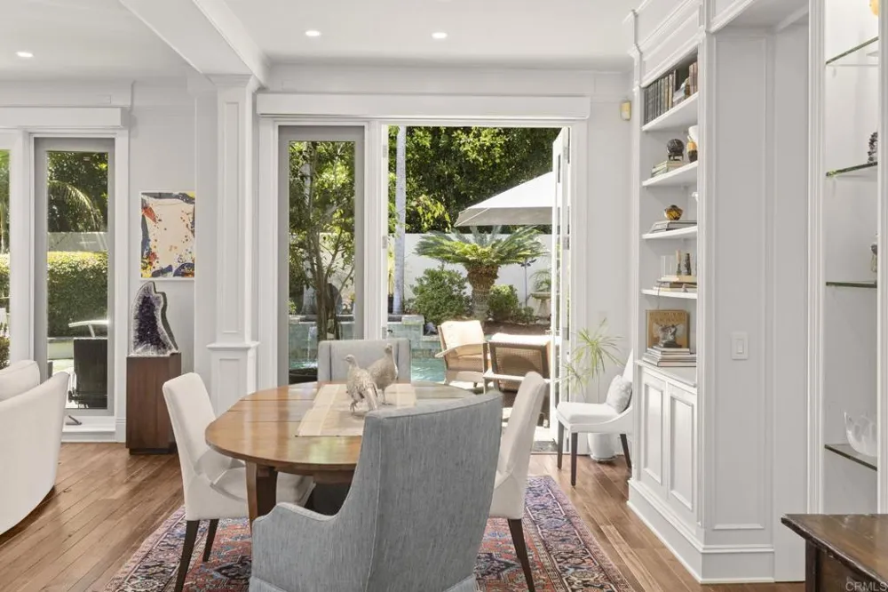 9784 Claiborne Square La Jolla, CA 92037