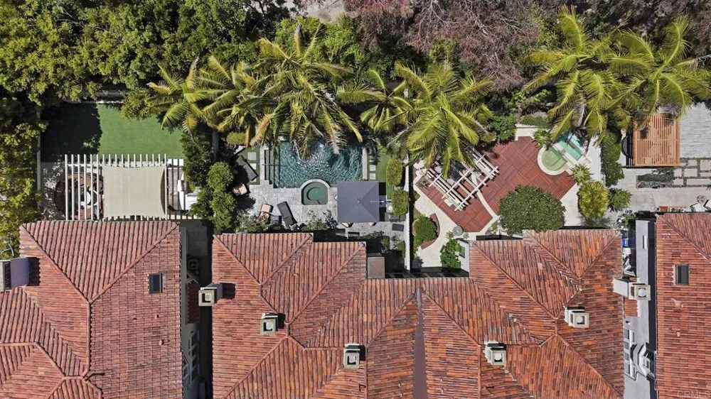 9784 Claiborne Square La Jolla, CA 92037