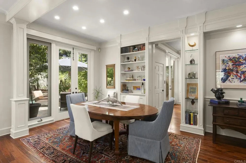 9784 Claiborne Square La Jolla, CA 92037