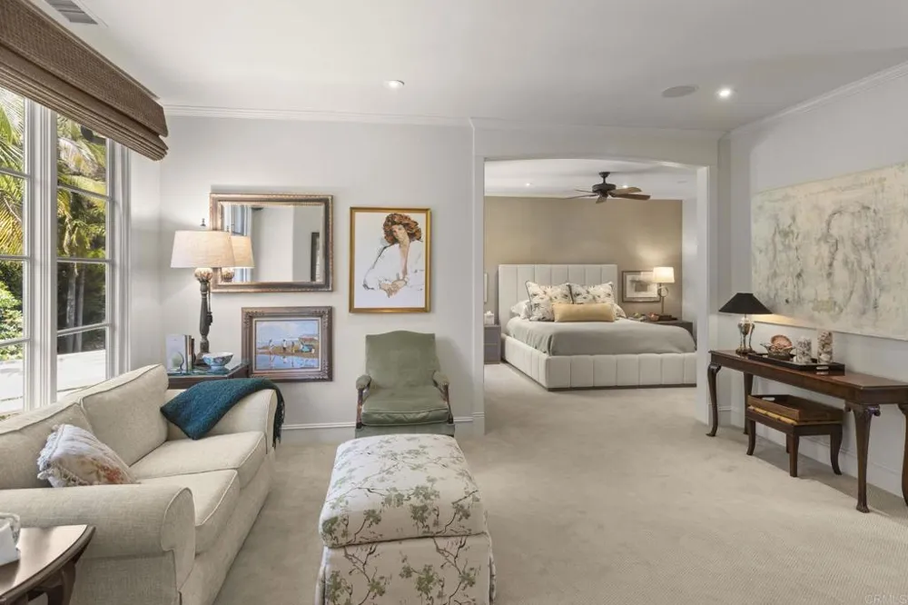 9784 Claiborne Square La Jolla, CA 92037