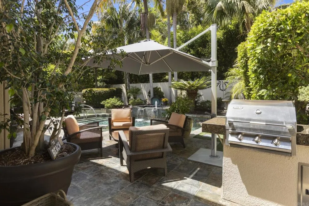 9784 Claiborne Square La Jolla, CA 92037