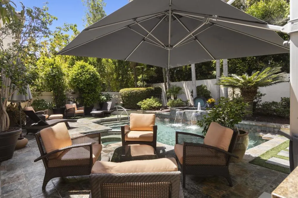 9784 Claiborne Square La Jolla, CA 92037