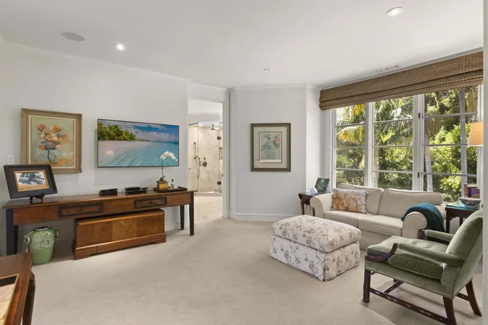 9784 Claiborne Square La Jolla, CA 92037