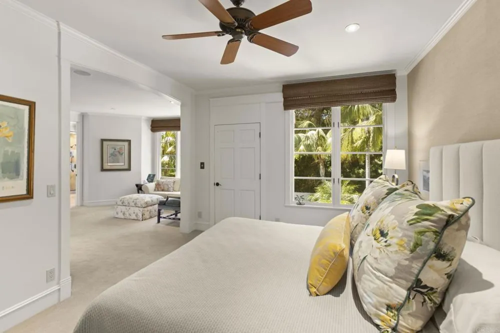 9784 Claiborne Square La Jolla, CA 92037