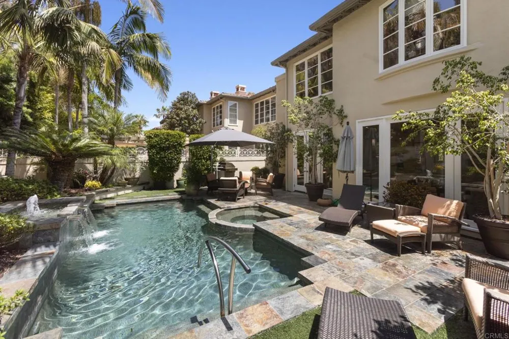 9784 Claiborne Square La Jolla, CA 92037