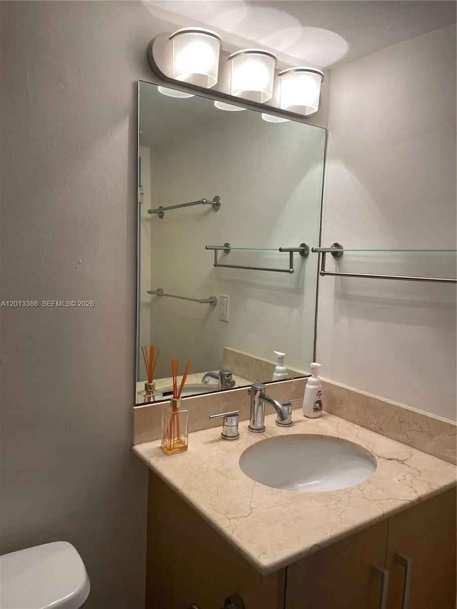 10275 Collins Ave #901 Bal Harbour, FL 33154