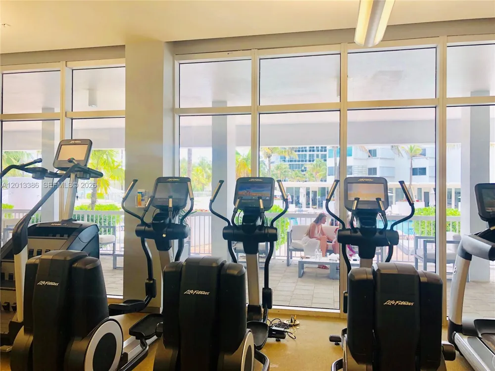 10275 Collins Ave #901 Bal Harbour, FL 33154