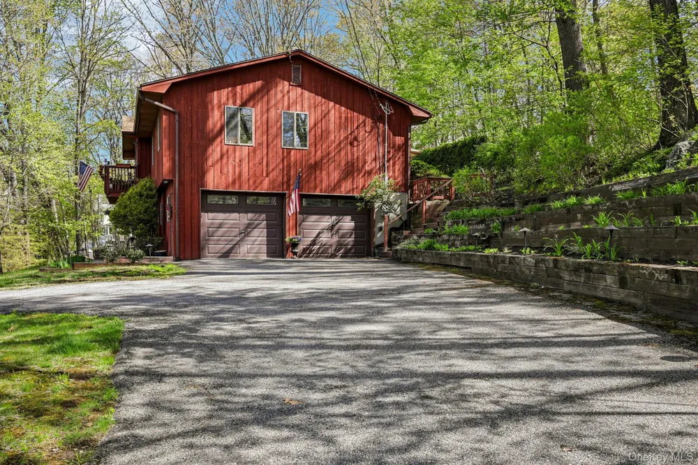 21 Stonehouse Road Somers, NY 10589