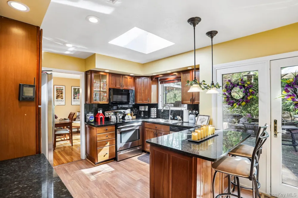 21 Stonehouse Road Somers, NY 10589