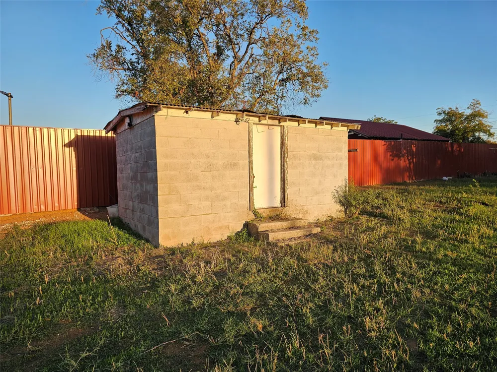 1211 Campbell Street Sweetwater, TX 79556
