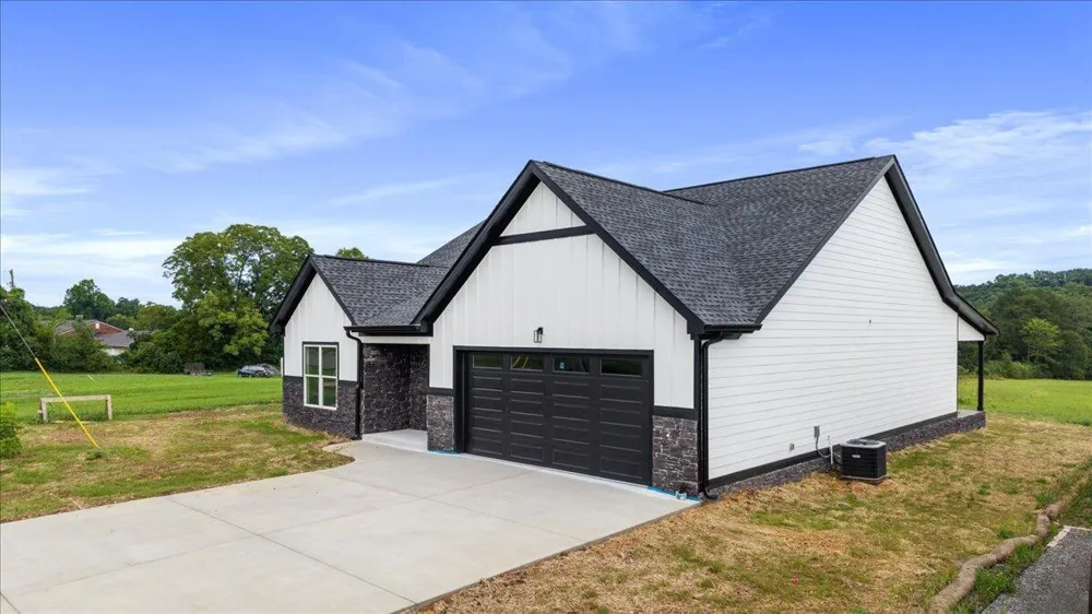358 Benton Station Road Benton, TN 37307