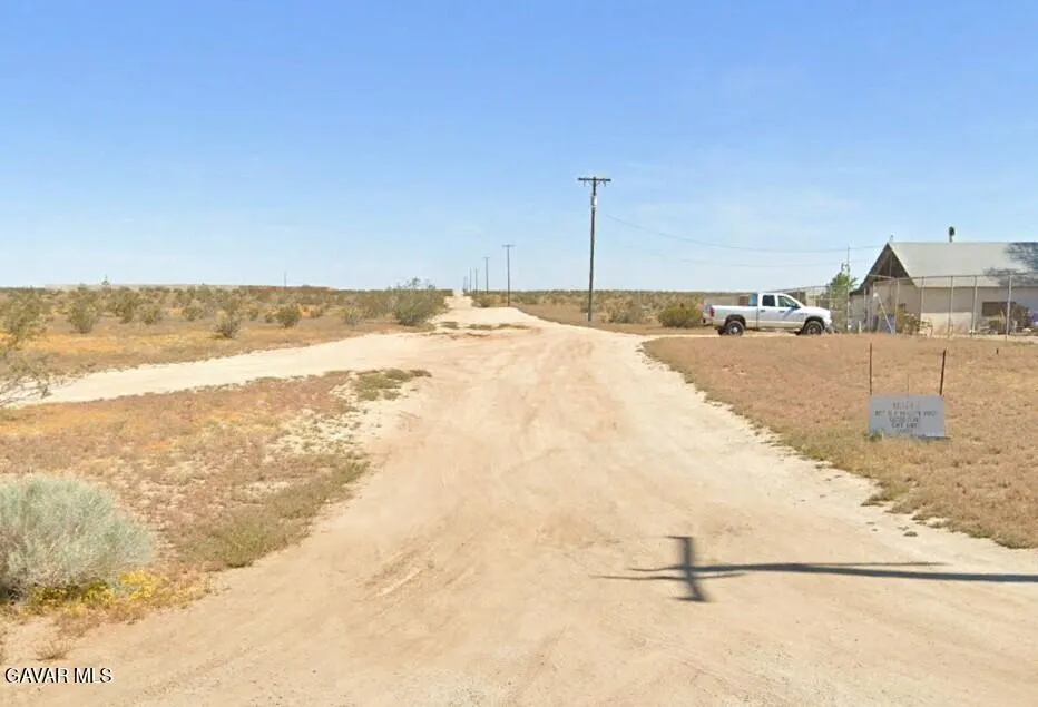 19600 E Avenue E-10 High Vista, CA 93535