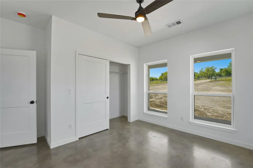 9391 Hajovsky Road La Grange, TX 78945