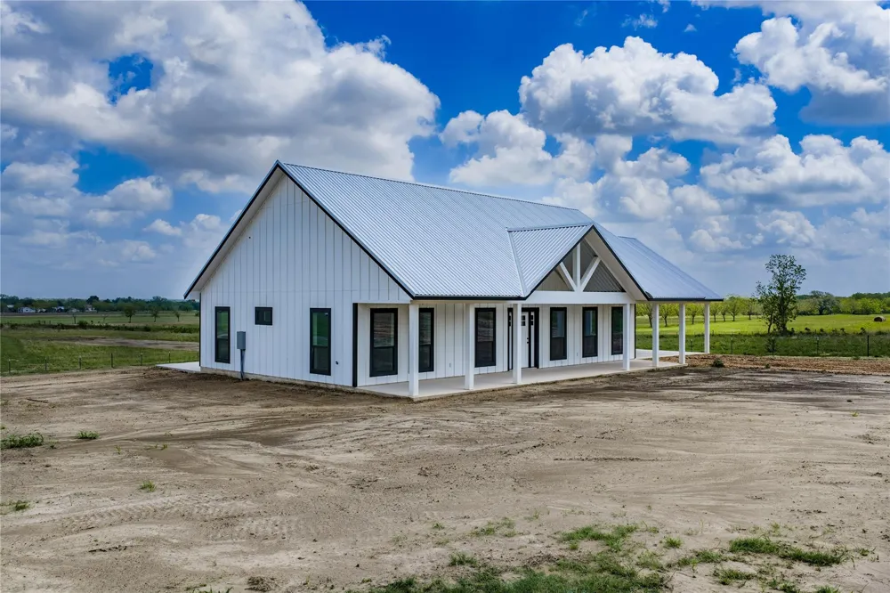 9391 Hajovsky Road La Grange, TX 78945