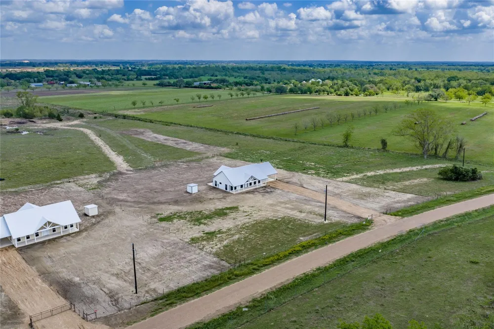 9391 Hajovsky Road La Grange, TX 78945
