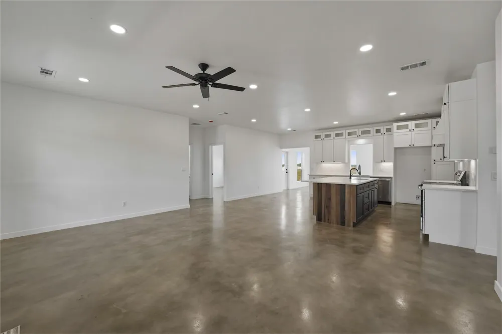 9391 Hajovsky Road La Grange, TX 78945