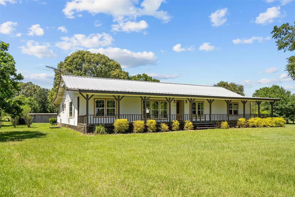 11755 State Highway 21 E Crockett, TX 75835