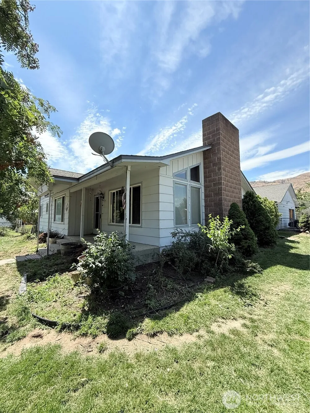 522 Golden Street Oroville, WA 98844