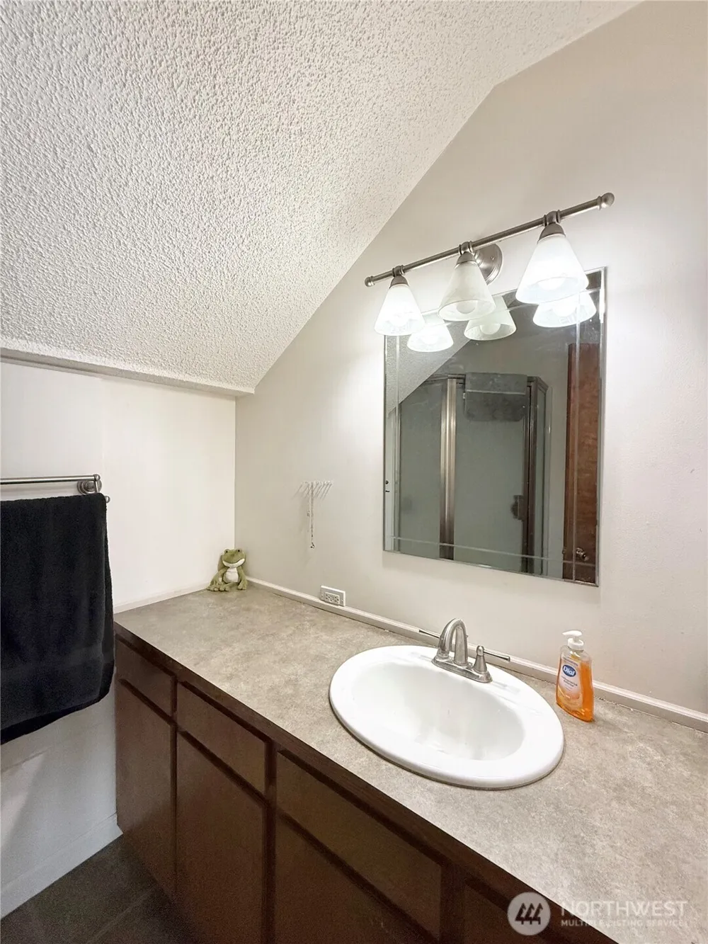 522 Golden Street Oroville, WA 98844