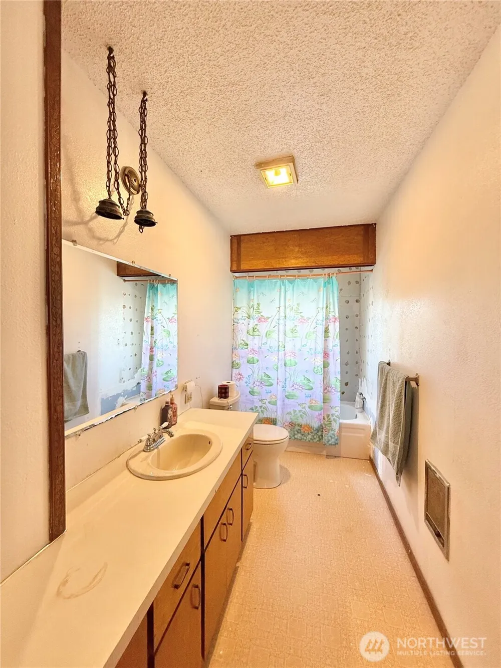 522 Golden Street Oroville, WA 98844