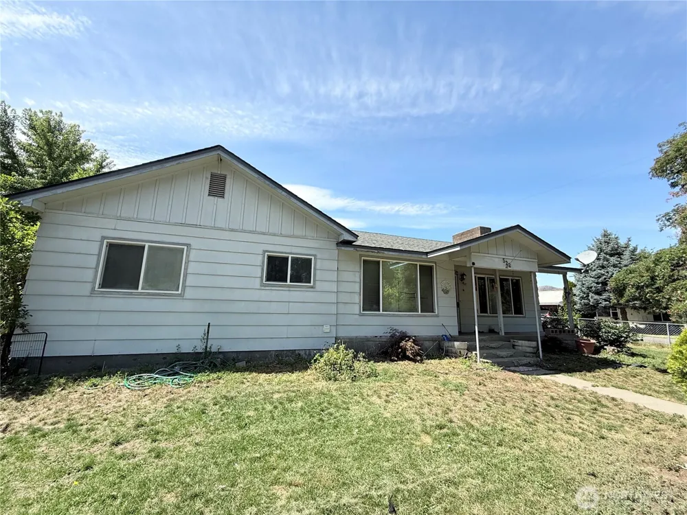 522 Golden Street Oroville, WA 98844